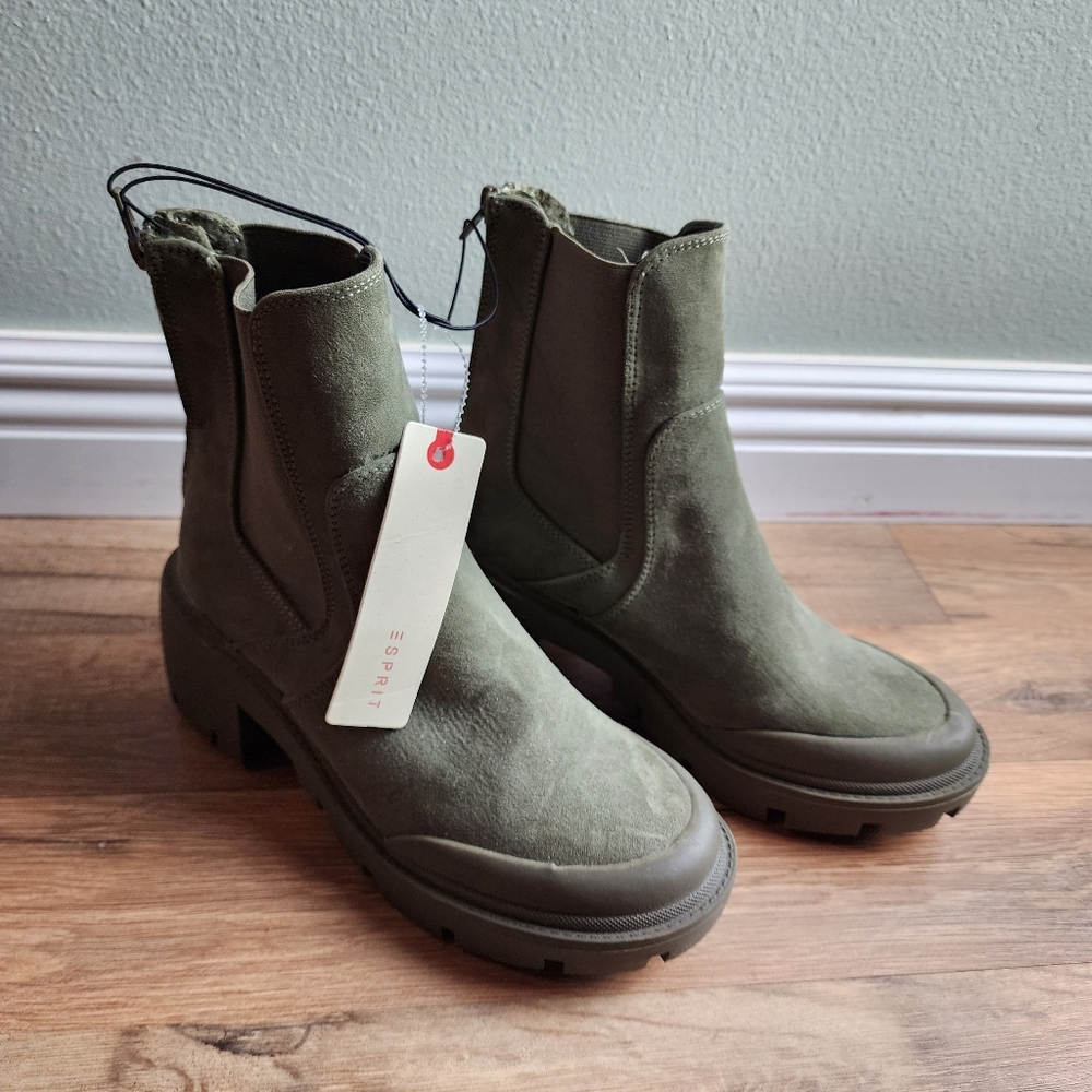❗️NWT❗️Women's Espirit Elora Army Green Lug Ankle Boots Size 7